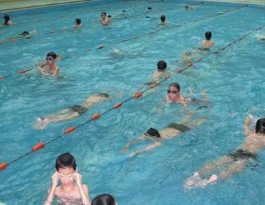 武漢有哪40個游泳池是中小學生免費的？